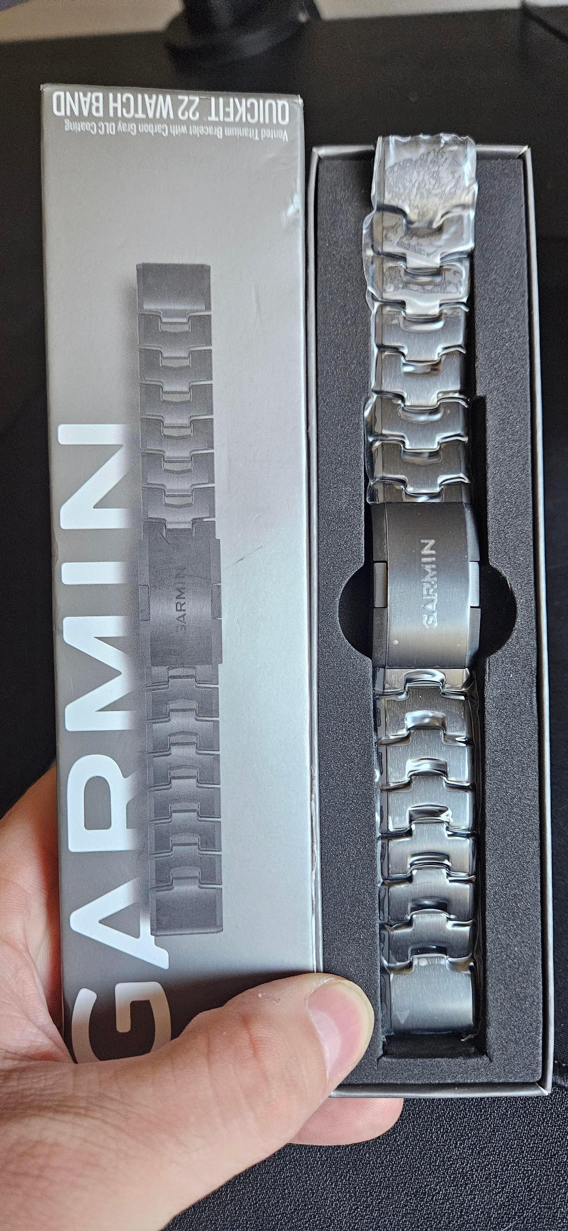 Garmin Epix Gen 2 Black,Carbon Gray Dlc Ti W/Silicone Band